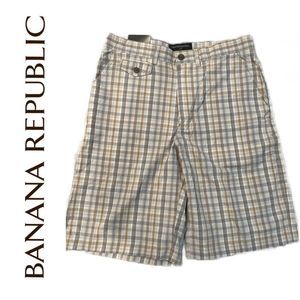 Banana Republic Men's Plaid Shorts - Brown and White